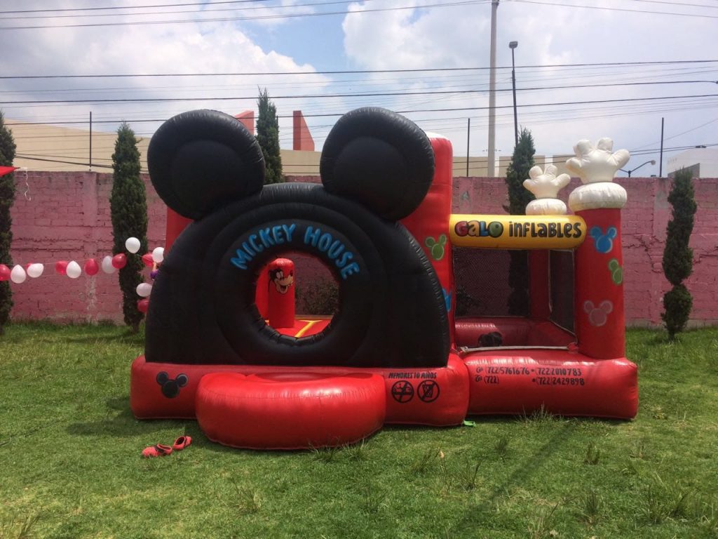 Juego inflable de mickey con pelotas